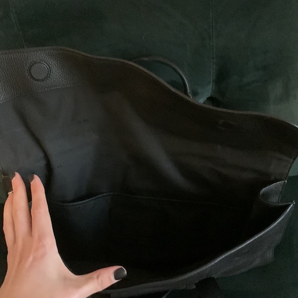 Coach black leather messenger bag with magnetic closures - Picture 6 of 7